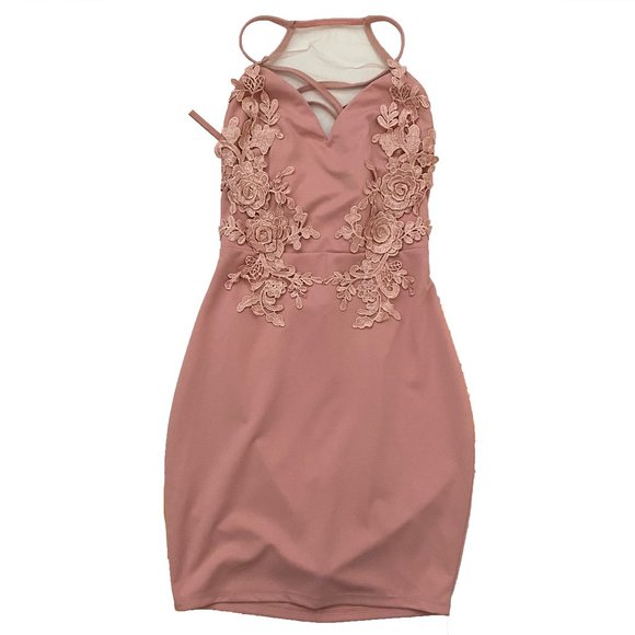 PINK NWT FASHIONNOVA DRESS - Picture 1 of 6